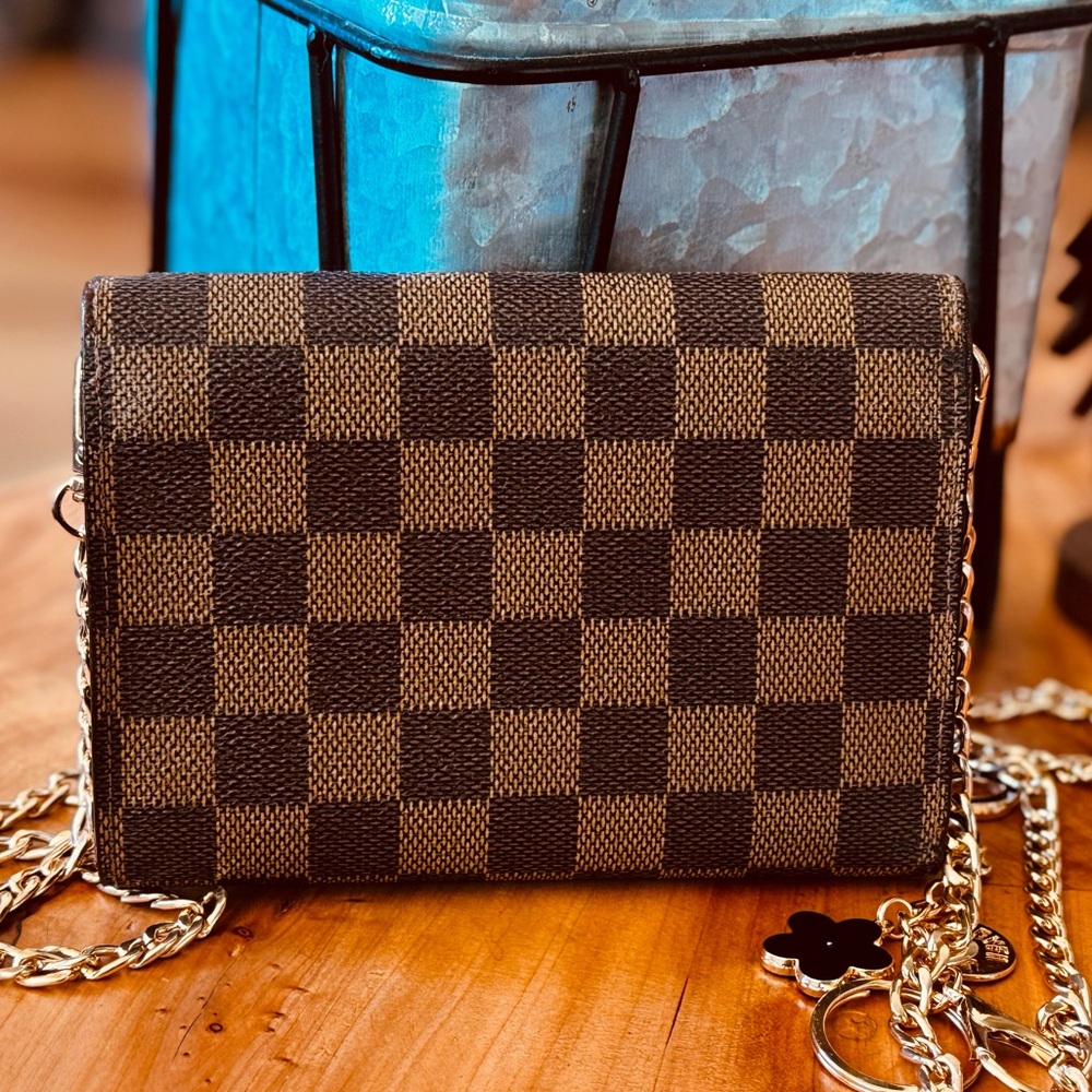 Louis Vuitton
2000 Damier Ebene Pattern Porte-Trésor Étui Papier Wallet - Picture 4 of 17